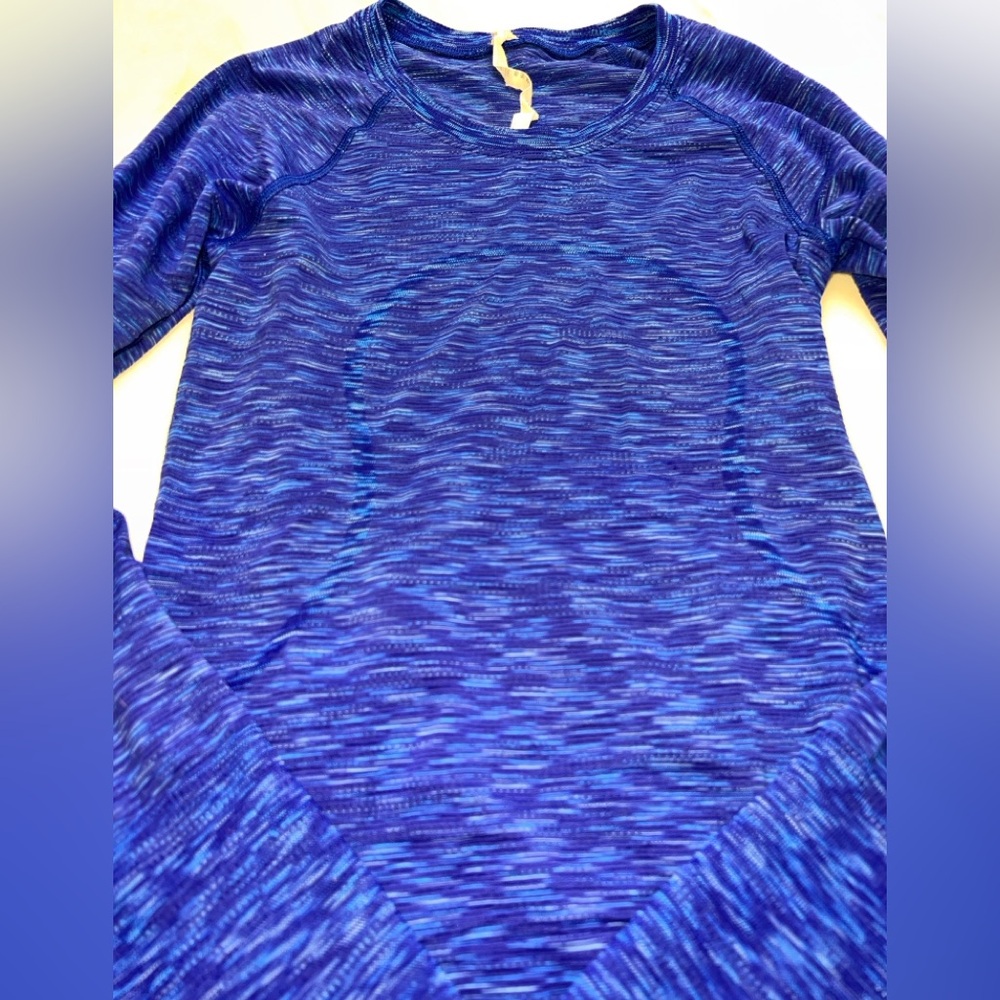 Lululemon Swiftly Tech Long Sleeve Shirt *Race Psychic/ Chroma Psychic Multi
4